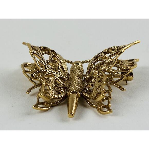 Vintage MONET Butterfly Filigree Shiny Gold Tone Costume Pin Brooch Broach Wings - Picture 5 of 9